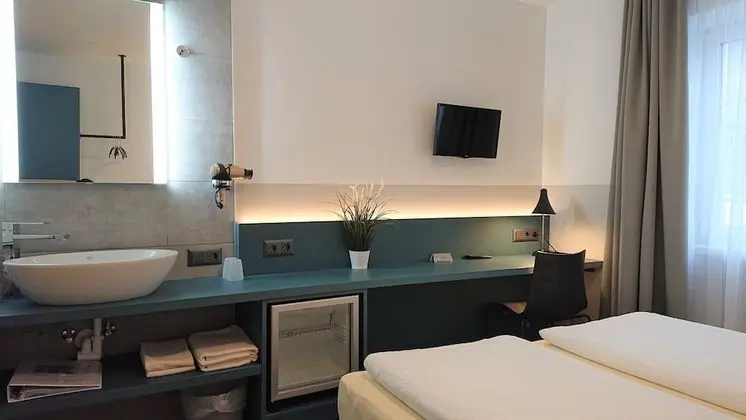 Economy Tek Büyük Yataklı Oda, Ortak Banyo