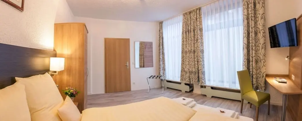 Classic Tek Büyük Yataklı Oda