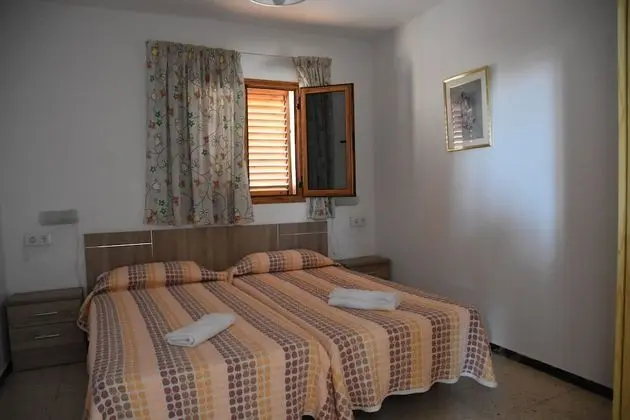İki Ayrı Yataklı Oda, Ortak Banyo