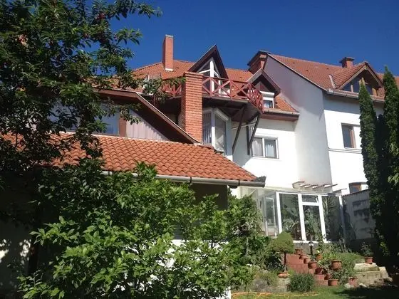 Villa, Bahçe Manzaralı