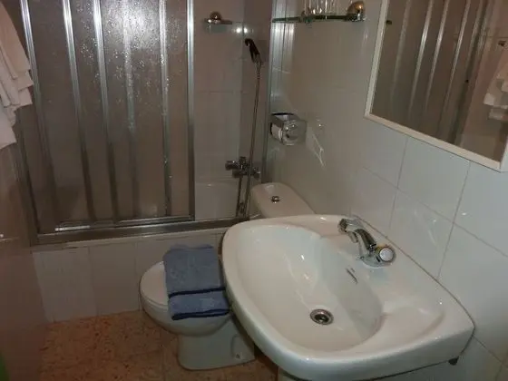 Üç Kişilik Oda, Özel Banyo