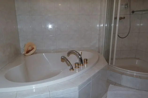 Standard Tek Büyük Yataklı Oda, Bahçe Manzaralı