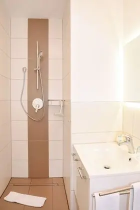 Tek Büyük Yataklı Oda, Balkon
