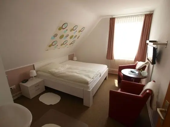 Standard Tek Büyük Yataklı Oda (small)