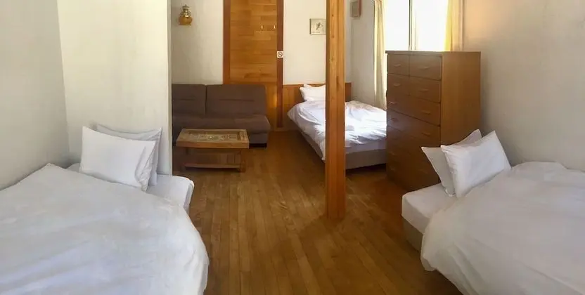 Üç Kişilik Oda