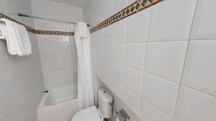 Basic Tek Büyük Yataklı Oda, Banyolu/Duşlu