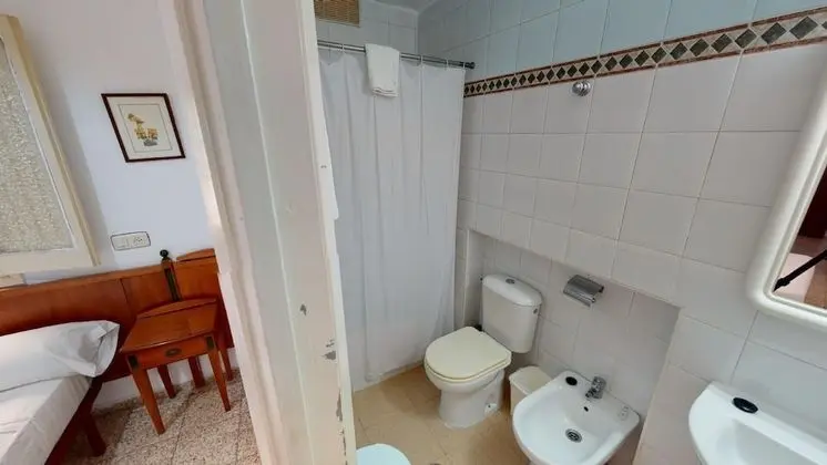 Basic Tek Büyük Yataklı Oda, Banyolu/Duşlu