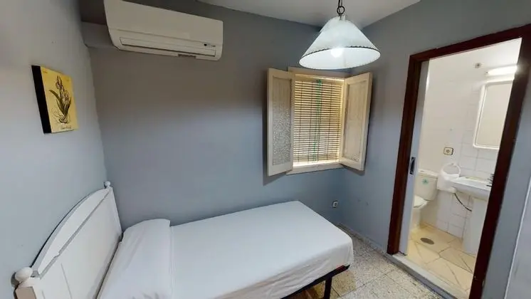 Basic Tek Kişilik Oda, Banyolu/Duşlu