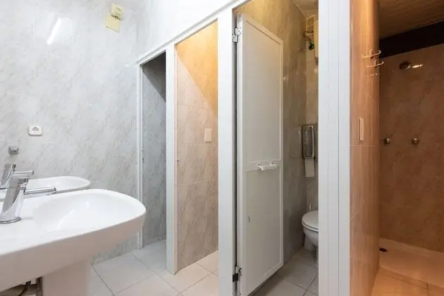 Basic İki Ayrı Yataklı Oda, Ortak Banyo