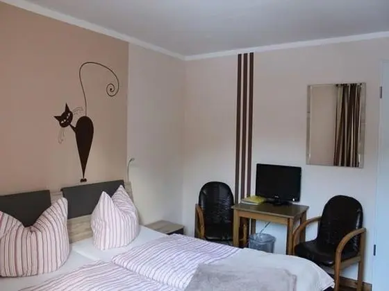 Classic Tek Büyük Yataklı Oda