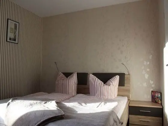 Classic Tek Büyük Yataklı Oda