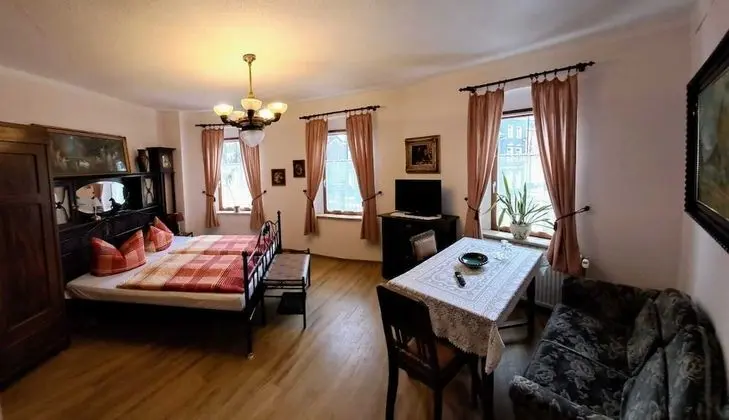 Design Tek Büyük Yataklı Oda, Banyolu/Duşlu