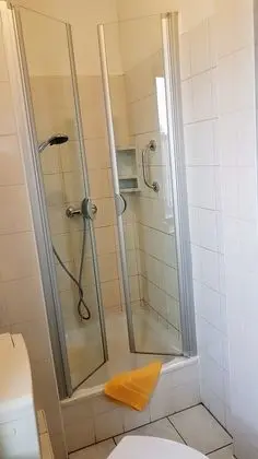 Standard Tek Büyük veya İki Ayrı Yataklı Oda, Banyolu/Duşlu