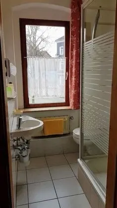 Standard Tek Büyük veya İki Ayrı Yataklı Oda, Banyolu/Duşlu