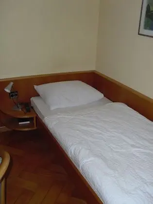 Tek Kişilik Oda (2)