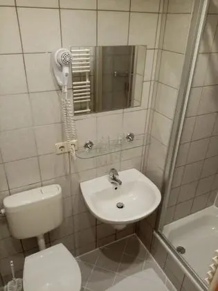 Basic Tek Büyük Yataklı Oda, Banyolu/Duşlu