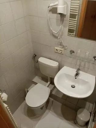Basic Tek Kişilik Oda, Banyolu/Duşlu