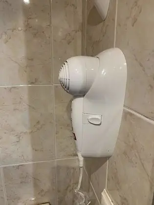 Basic Tek Büyük veya İki Ayrı Yataklı Oda (Private Bathroom outside the room)