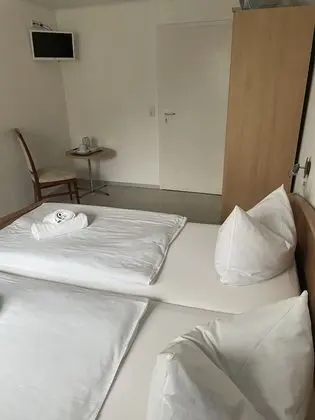 Basic Tek Büyük Yataklı Oda