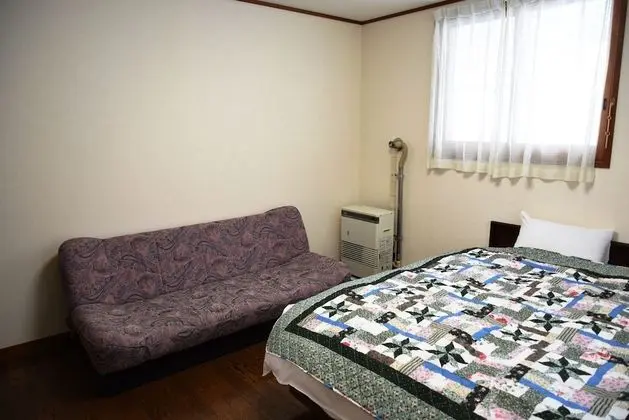 Standard Tek Büyük Yataklı Oda, Ortak Banyo (with Sofa Bed)