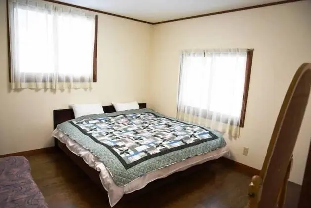 Standard Tek Büyük Yataklı Oda, Ortak Banyo (with Sofa Bed)