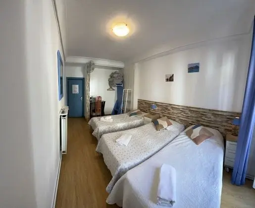 Üç Kişilik Oda