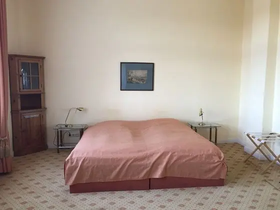 Tek Büyük Yataklı Oda