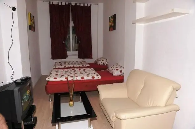 Basic Tek Büyük Yataklı Oda