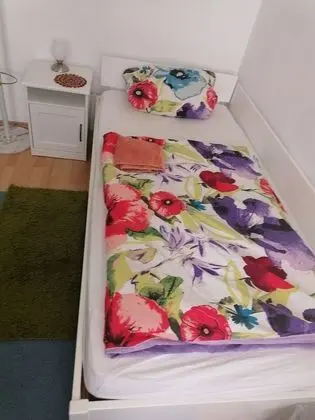 Tek Büyük Yataklı Oda, Ortak Banyo