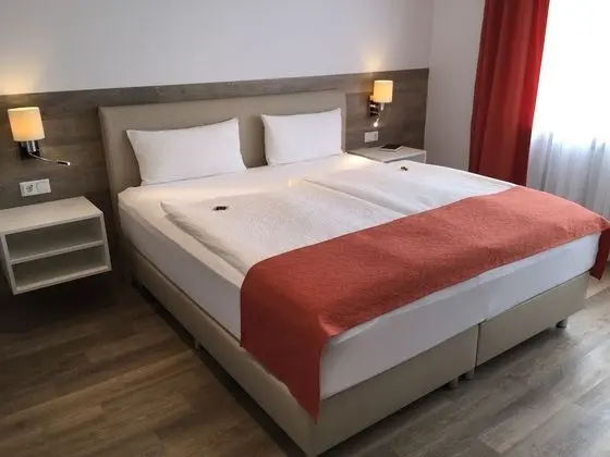 Tek Büyük Yataklı Oda, 1 En Büyük (King) Boy Yatak, Sigara İçilmez