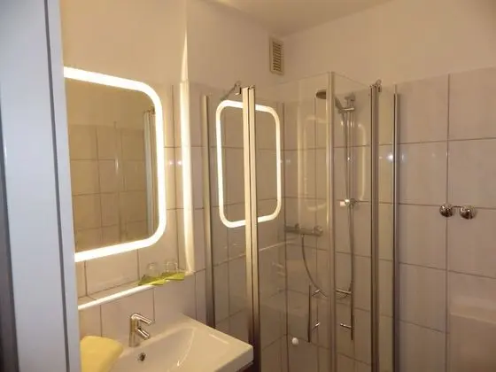 Standard Tek Büyük Yataklı Oda, Bahçe Manzaralı
