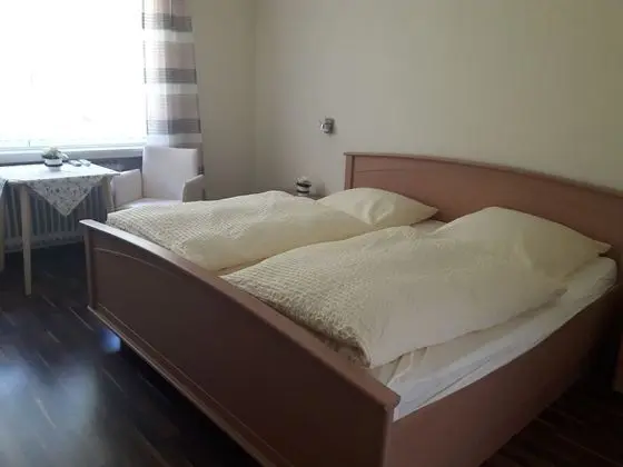 Basic Tek Büyük Yataklı Oda