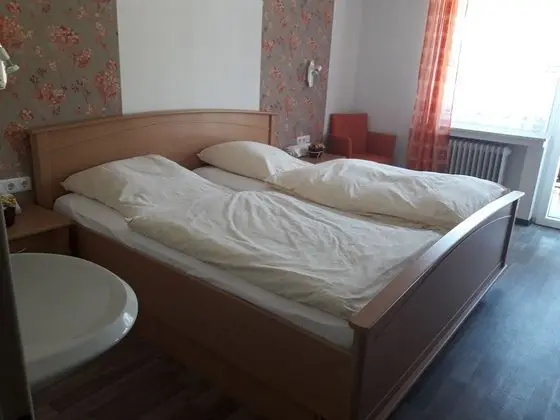 Basic Tek Büyük Yataklı Oda