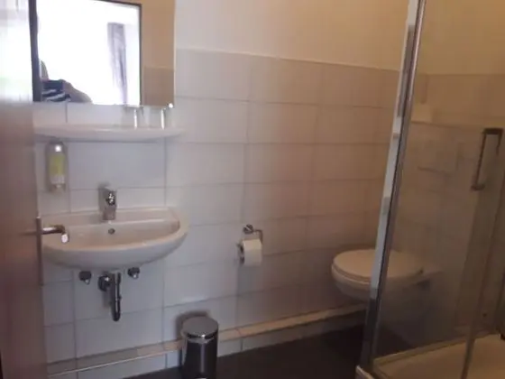 Basic Tek Büyük Yataklı Oda