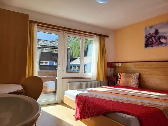 Tek Büyük Yataklı Oda, Balkon