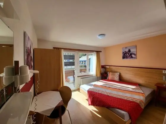 Tek Büyük Yataklı Oda, Balkon