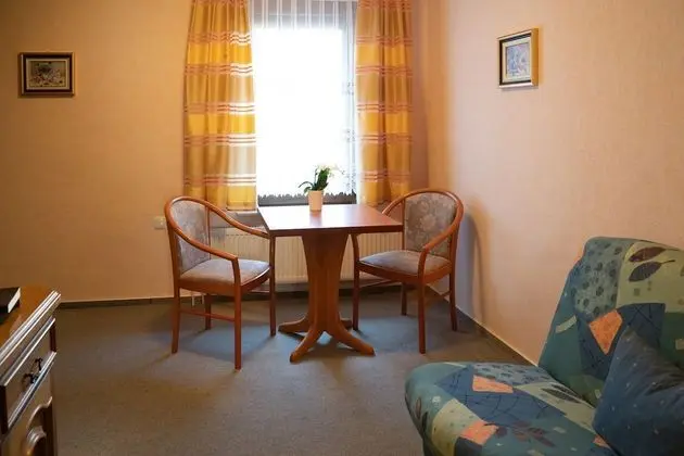 Classic Tek Büyük Yataklı Oda