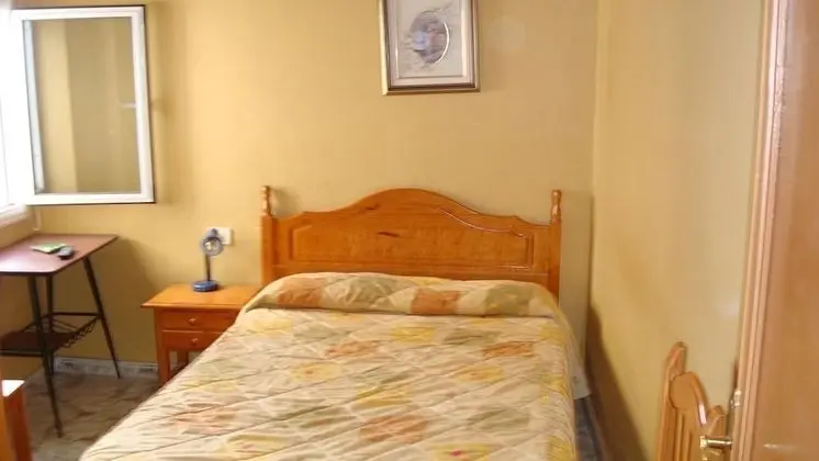 Tek Kişilik Oda, Ortak Banyo