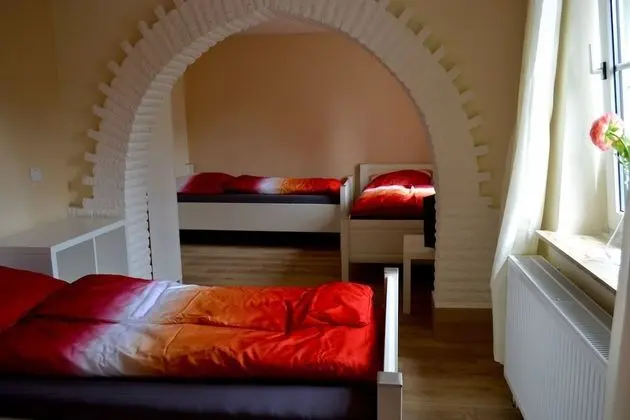 Üç Kişilik Oda