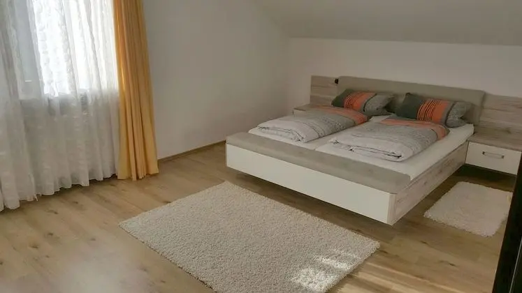 Classic Tek Büyük Yataklı Oda