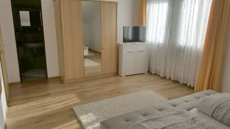 Classic Tek Büyük Yataklı Oda