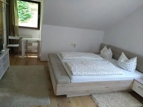 Classic Tek Büyük Yataklı Oda