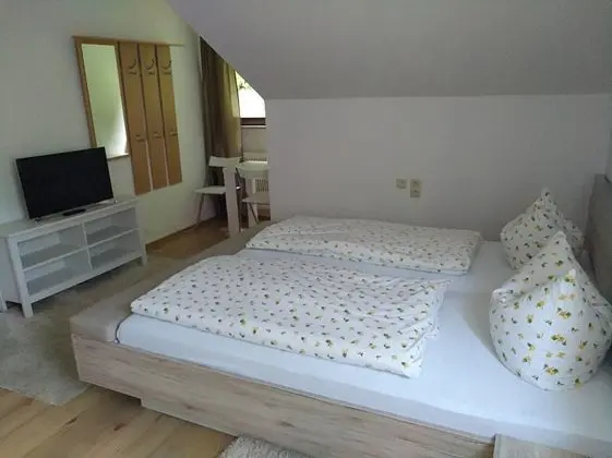 Classic Tek Büyük Yataklı Oda