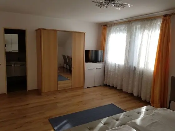 Classic Tek Büyük Yataklı Oda