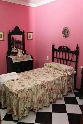 Tek Kişilik Oda, Ortak Banyo (Manolo)