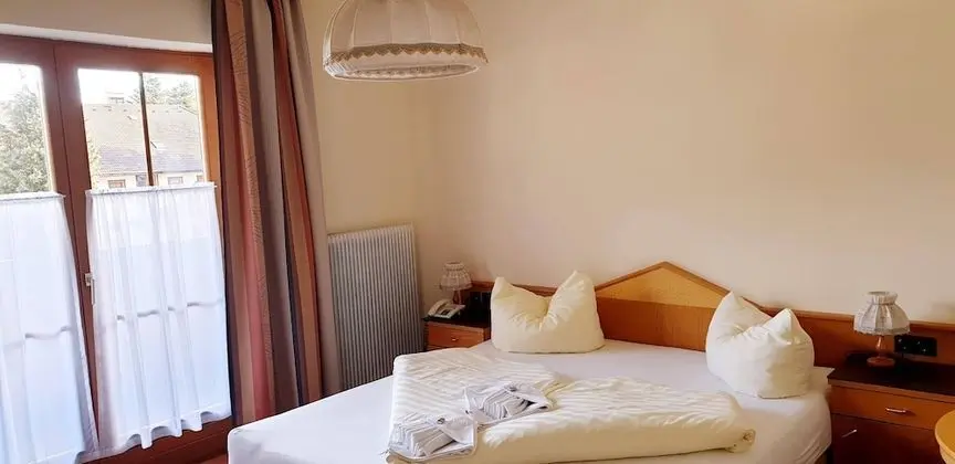 Tek Büyük Yataklı Oda, Balkon