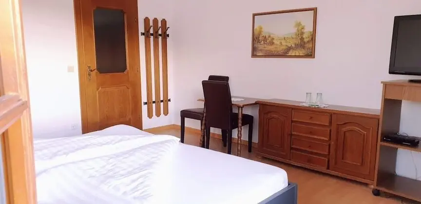 Tek Büyük Yataklı Oda, Balkon, Ek Bina