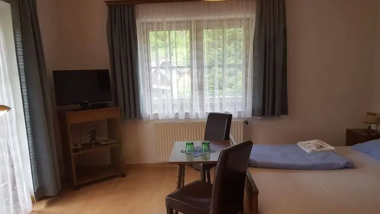 Tek Büyük Yataklı Oda, Balkon, Ek Bina