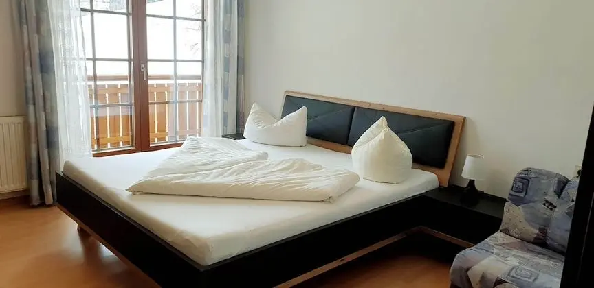 Tek Büyük Yataklı Oda, Balkon, Ek Bina