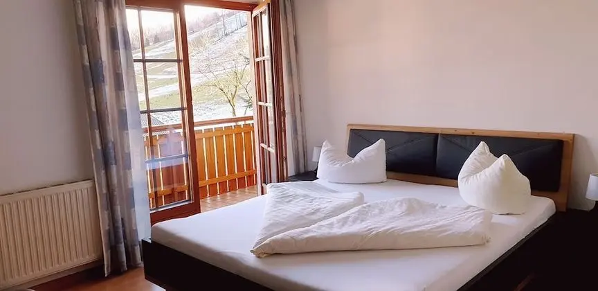 Tek Büyük Yataklı Oda, Balkon, Ek Bina